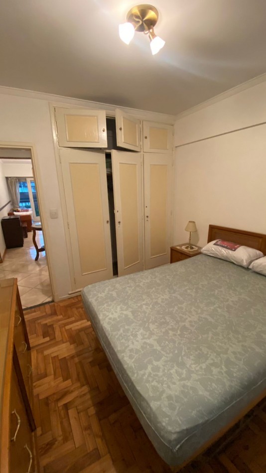 Departamento 2 ambientes con balcon y cochera fija sobre Avenida Colon  