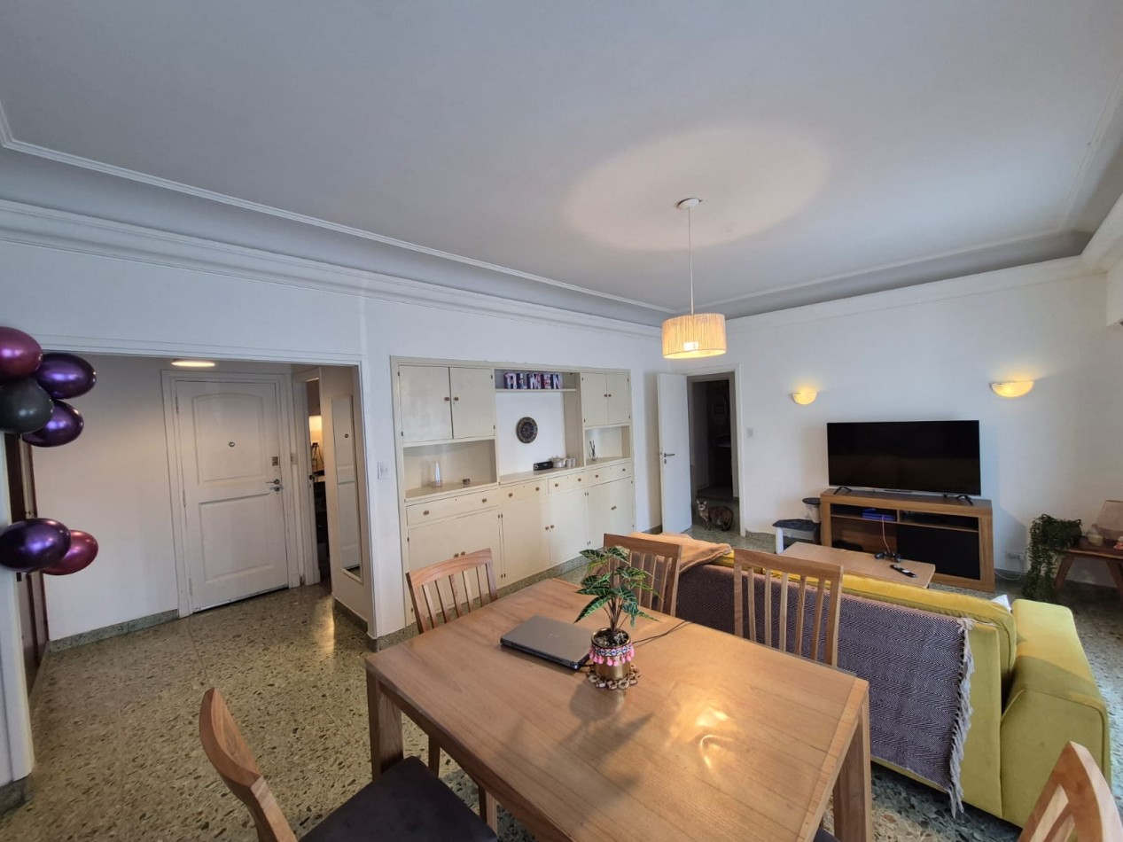 PH de 3 ambientes al frente con balcon, patio y dependencia - Av. Colon