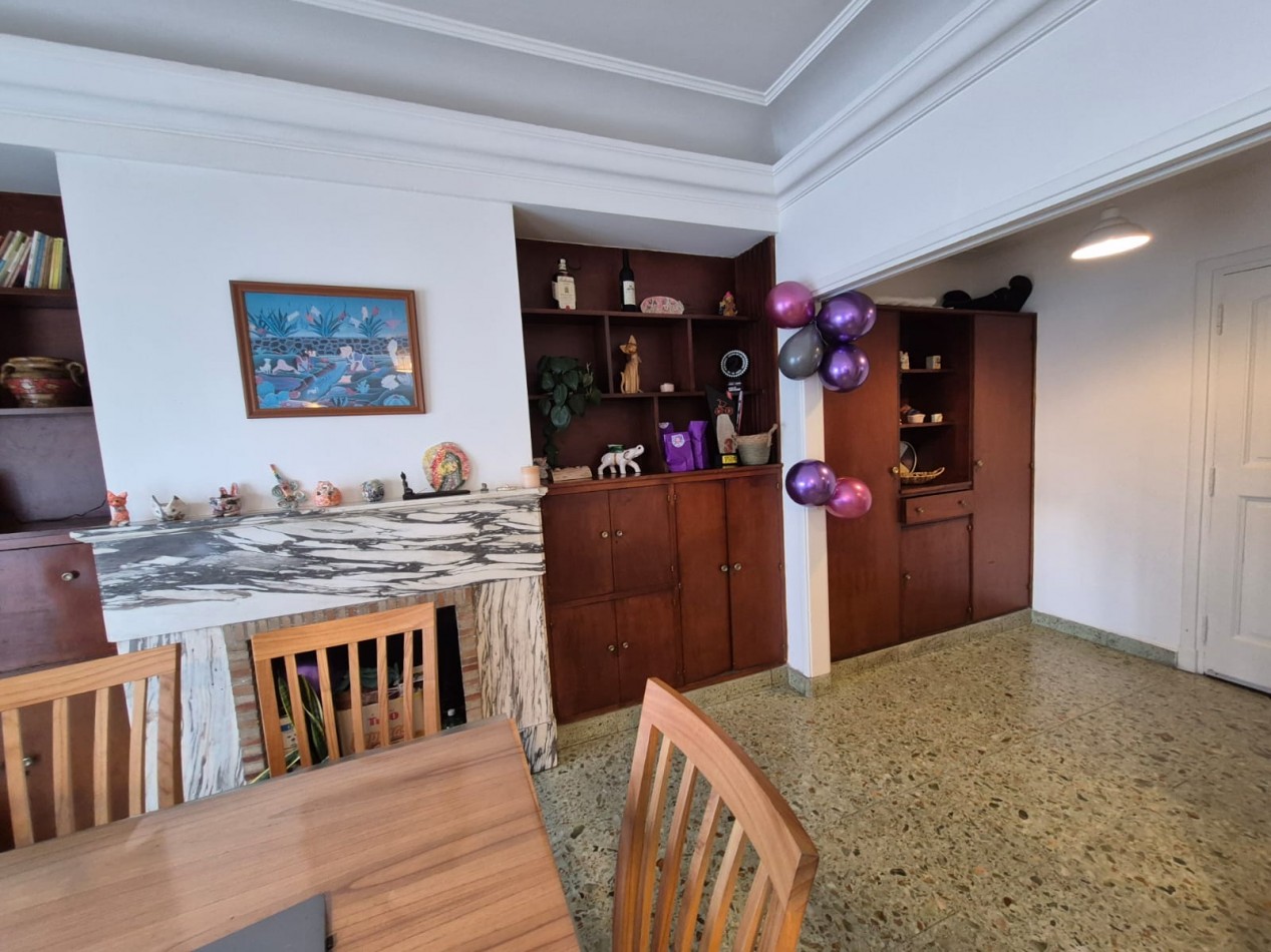 PH de 3 ambientes al frente con balcon, patio y dependencia - Av. Colon