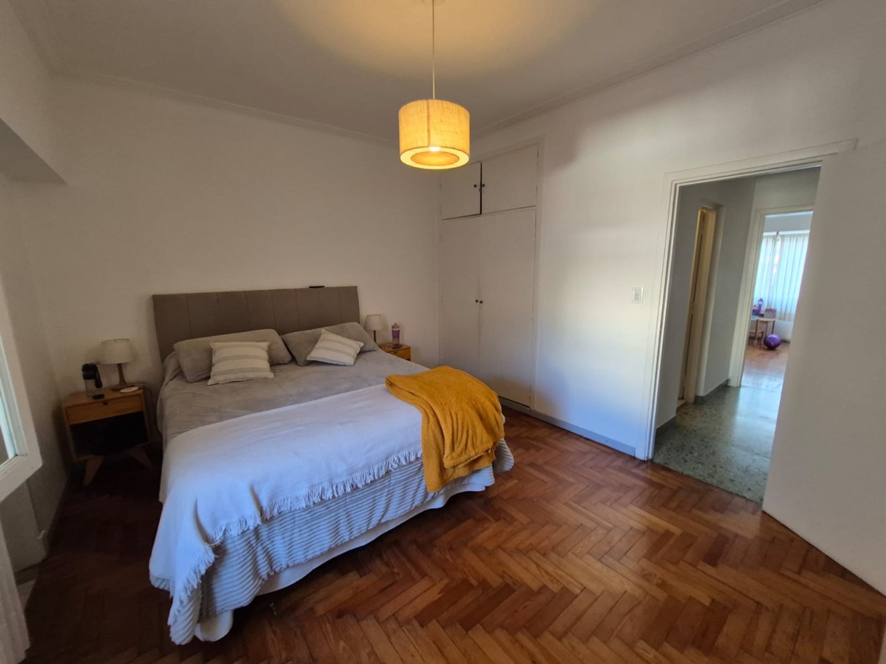 PH de 3 ambientes al frente con balcon, patio y dependencia - Av. Colon