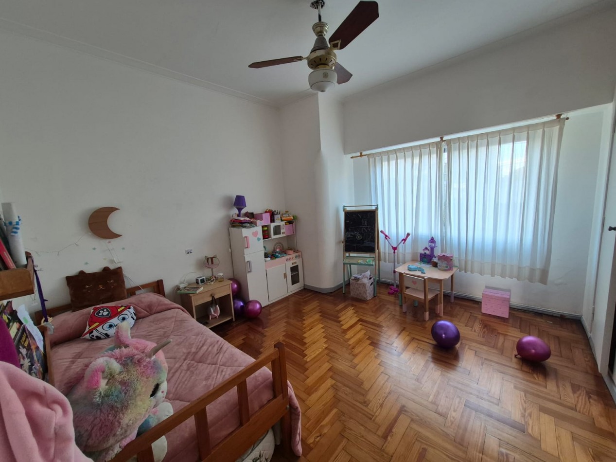 PH de 3 ambientes al frente con balcon, patio y dependencia - Av. Colon